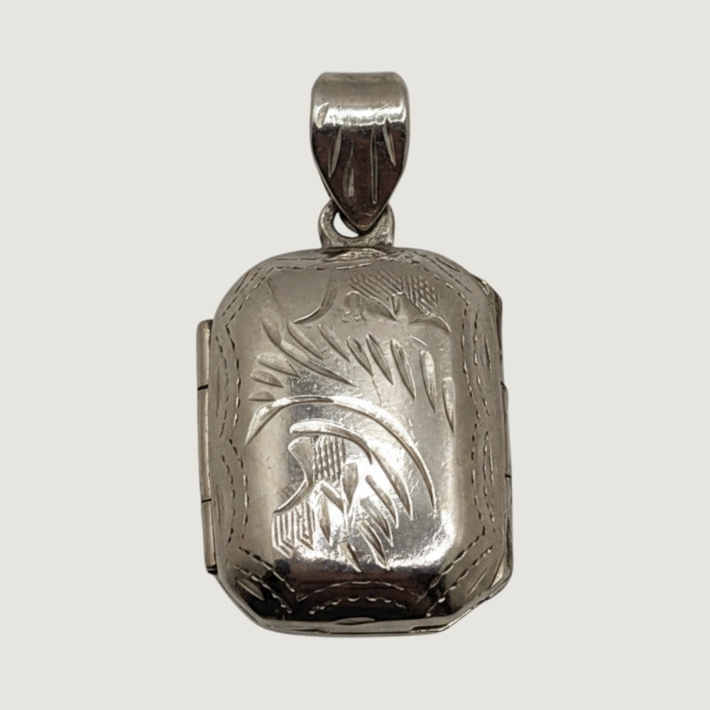 Vintage 925 Sterling Silver Locket Pendant Rectangular Etched Leaf Design Dainty